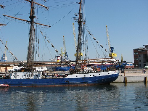 Segelschiff aus dem 19. Jahrhundert Segelschiff aus dem 19. Jahrhundert