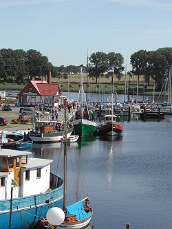 Blick auf den Hafen von Kirchdorf