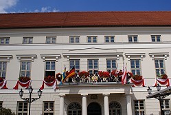 das geschmückte Rathaus das geschmückte Rathaus