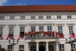 das geschmückte Rathaus